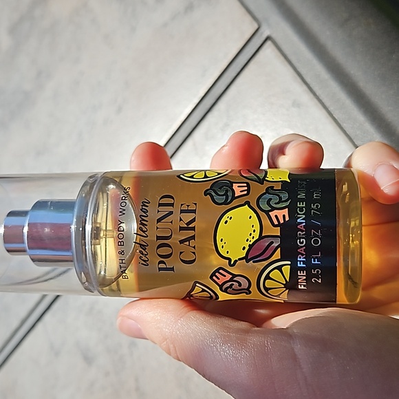 NEW Iced Lemon Pound Cake fine fragrance mist bath and body works travel size - Picture 2 of 3